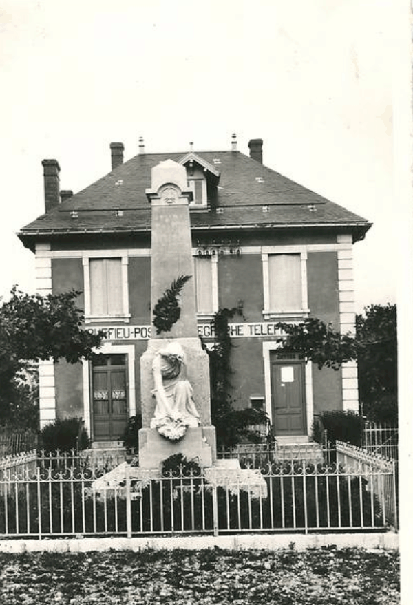 Ruffieu - Monument Aux Morts