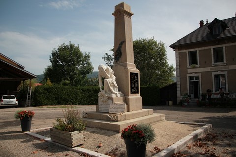 Monument Aux Morts De Ruffieu