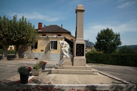 Monument Aux Morts De Ruffieu
